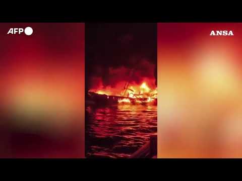 Spagna, peschereccio in fiamme al largo della costa nord-occidentale del Paese