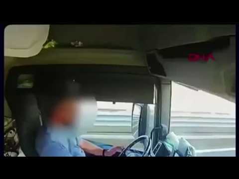 Colpi di arma da fuoco, finestrino in frantumi: in un video assalto a un tir tra Andria e Canosa …