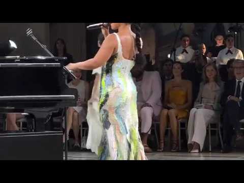 #AliciaKeys si è esibita a #VogueWorld: Milano