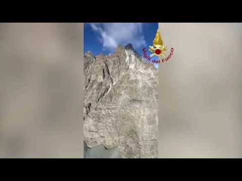 Frana sul Monviso, invaso un sentiero: la ripresa dall’elicottero