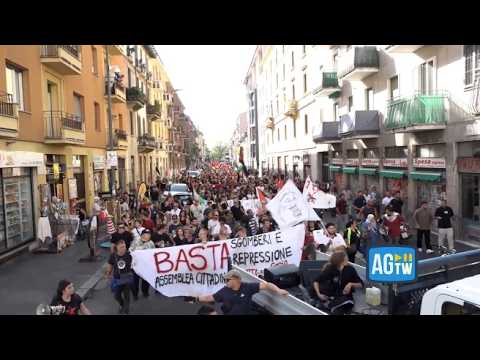 A Milano sfila in strada il corteo contro sfratti e sgomberi: il video