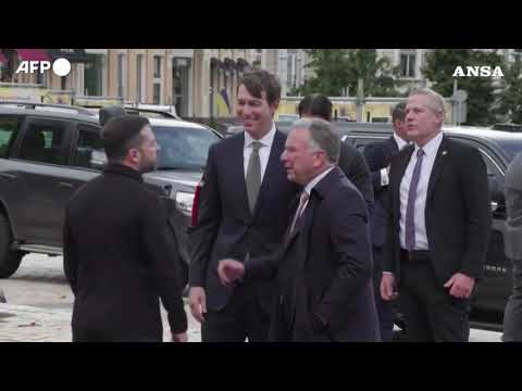 Ucraina, Zelensky accoglie gli inviati di Trump a Kiev in vista dei colloqui