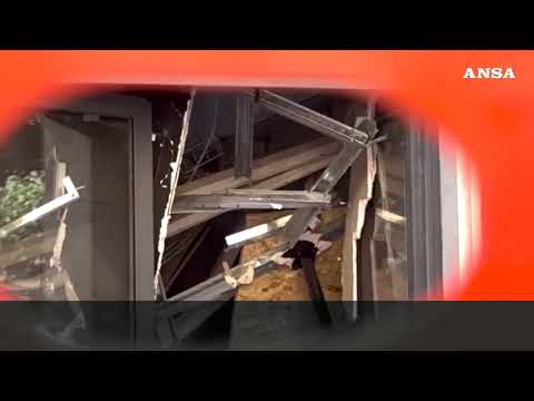 Crolla solaio in palazzina in centro a Roma, non risultano feriti