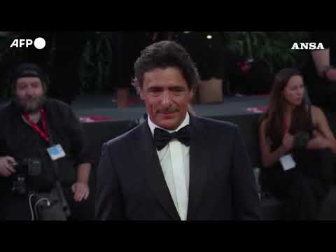 Il cast di “L’estranea” sfila sul red carpet del Festival di Venezia