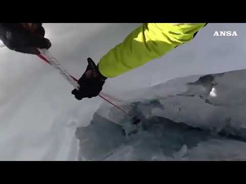 Alpinista in un crepaccio sul Monte Rosa, recuperato con compagno ferito