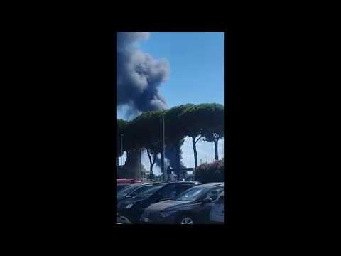 Incendio a Prato al Macrolotto: il video